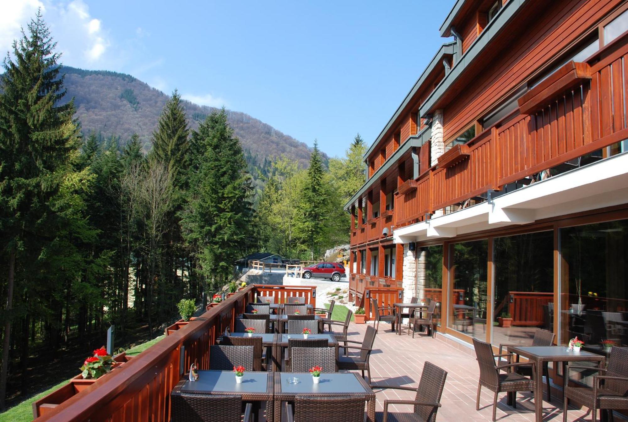 Hotel Rozsutec Терхова Екстер'єр фото